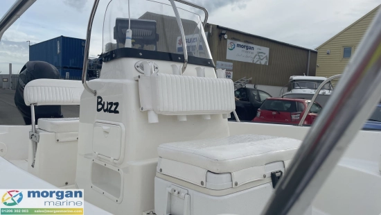 Boston Whaler 170 Montauk usado à venda