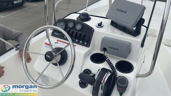 Boston Whaler 170 Montauk usado à venda