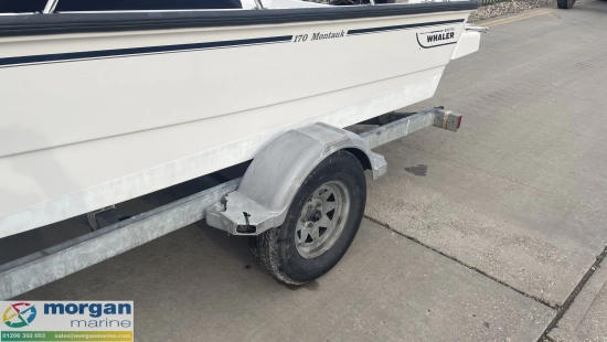 Boston Whaler 170 Montauk usado à venda