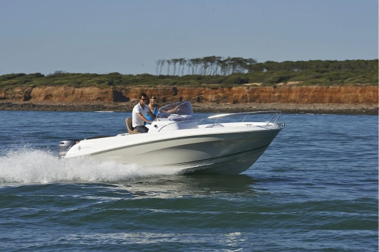 Jeanneau Cap Camarat 5.5 CC novos à venda