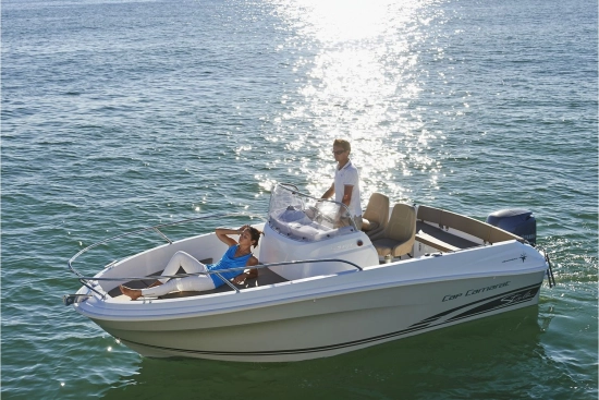 Jeanneau Cap Camarat 5.5 CC novos à venda
