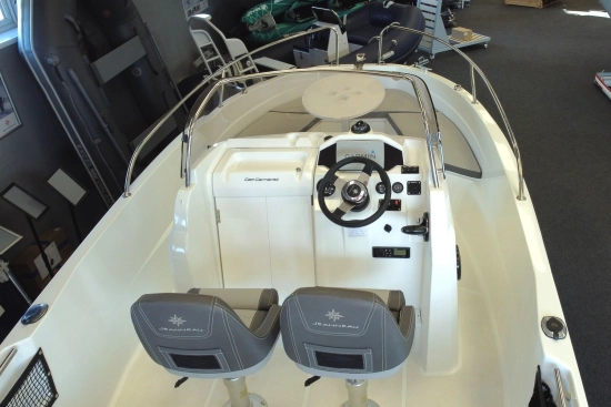Jeanneau Cap Camarat 5.5 CC novos à venda