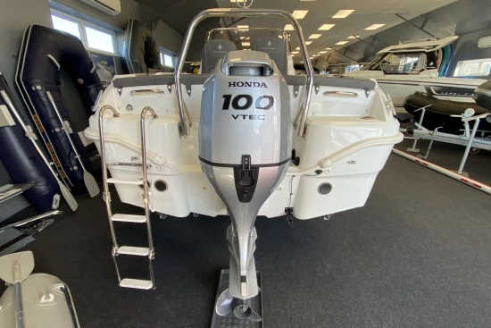 Jeanneau Cap Camarat 5.5 CC novos à venda