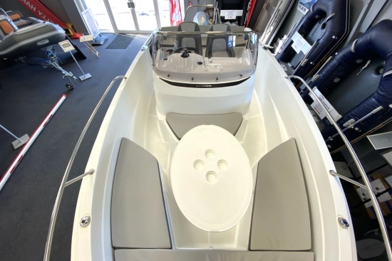 Jeanneau Cap Camarat 5.5 CC novos à venda