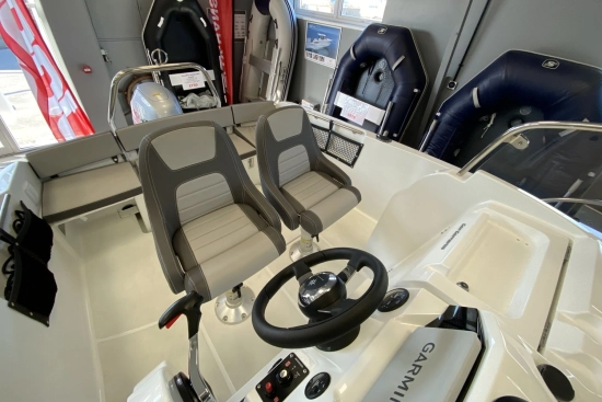 Jeanneau Cap Camarat 5.5 CC novos à venda