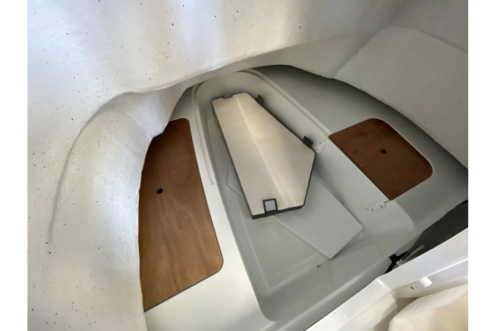 Jeanneau Cap Camarat 5.5 CC novos à venda