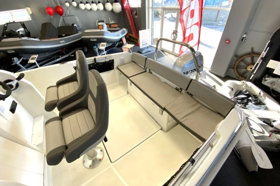 Jeanneau Cap Camarat 5.5 CC novos à venda
