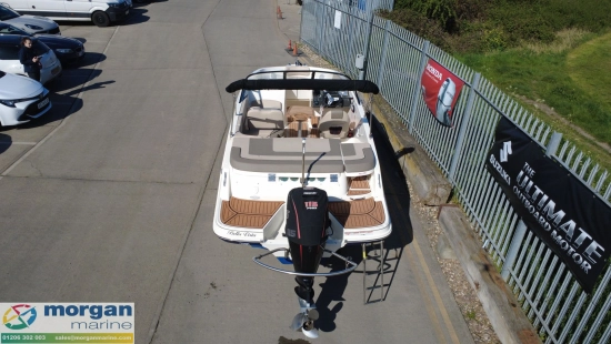 Bayliner VR5 Outboard bowrider usado à venda