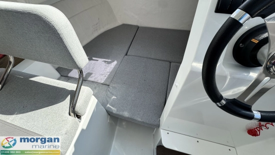 Beneteau Antares 6 usado à venda