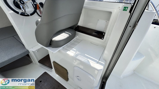 Beneteau Antares 6 usado à venda