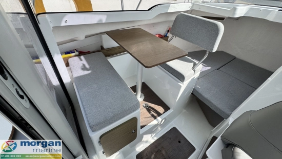 Beneteau Antares 6 usado à venda