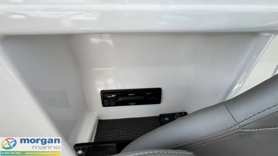 Beneteau Antares 6 usado à venda