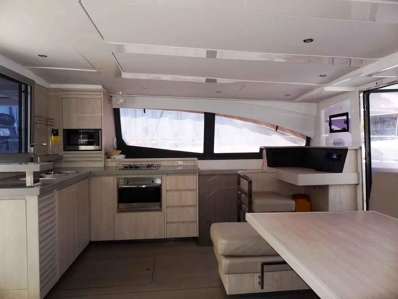 Leopard 51 Powercat usata in vendita