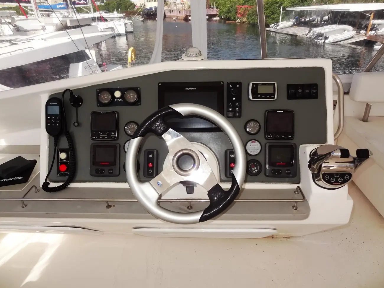 Leopard 51 Powercat usata in vendita