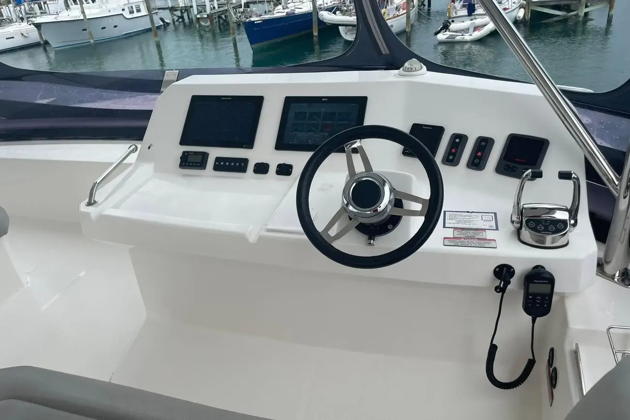 Leopard 53 Powercat usata in vendita
