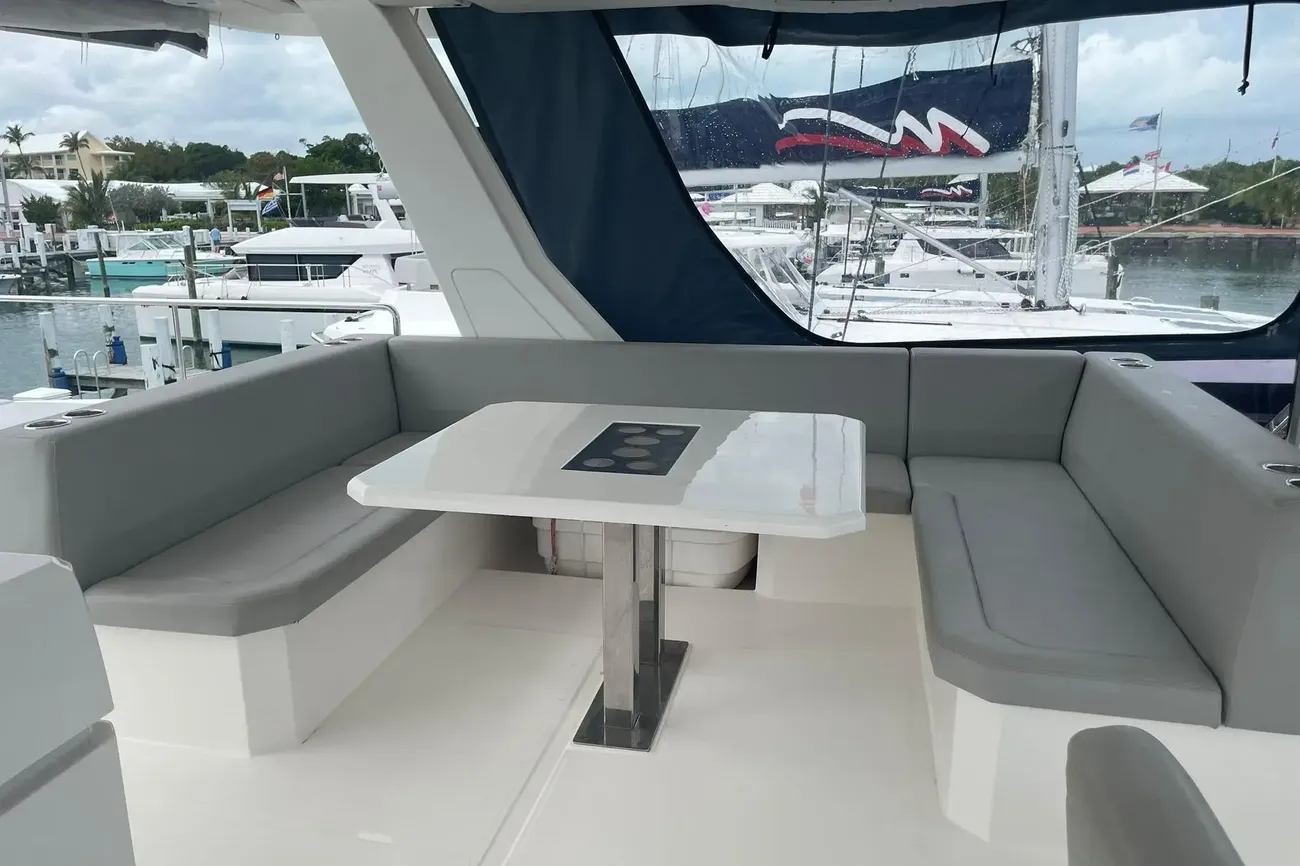 Leopard 53 Powercat usata in vendita