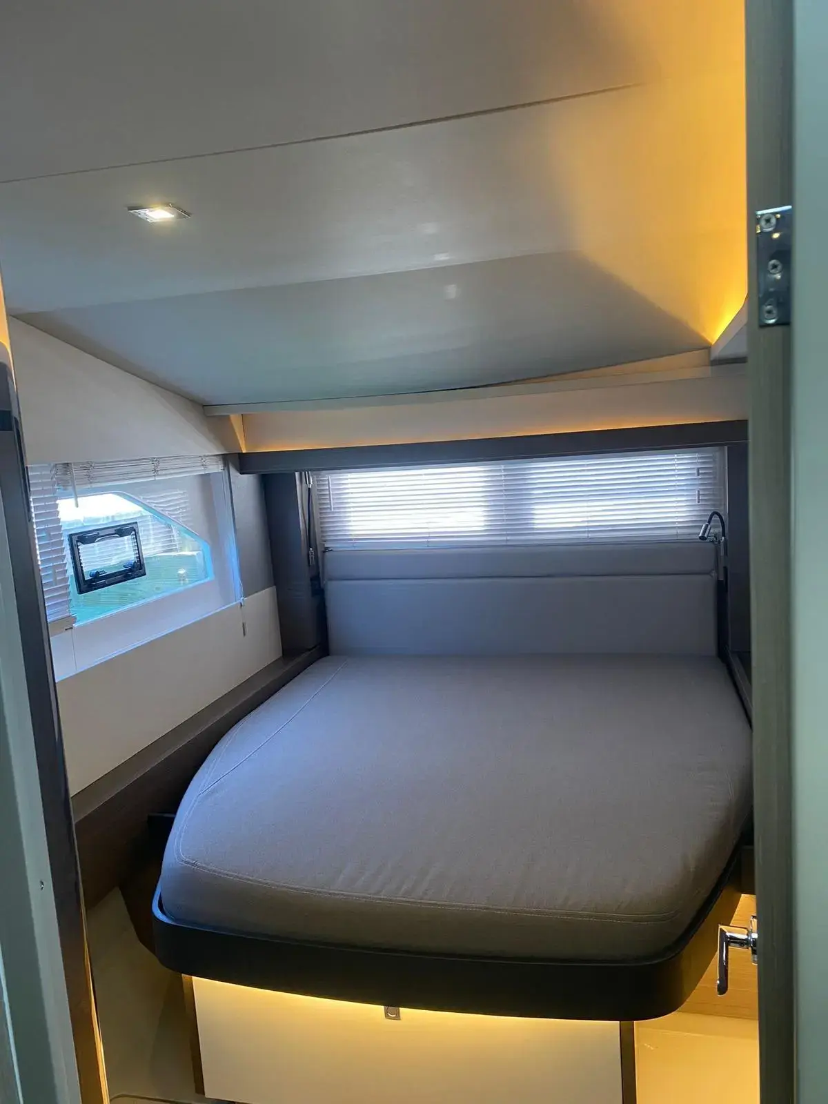 Leopard 53 Powercat usata in vendita