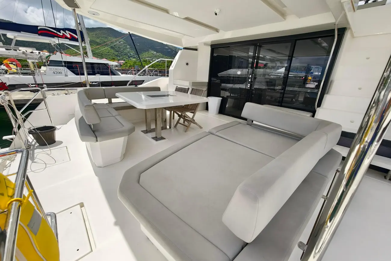 Leopard 53 Powercat usata in vendita