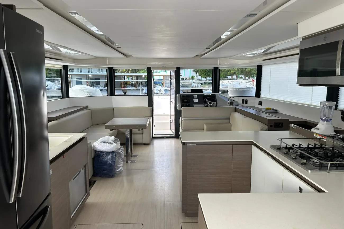 Leopard 53 Powercat usata in vendita