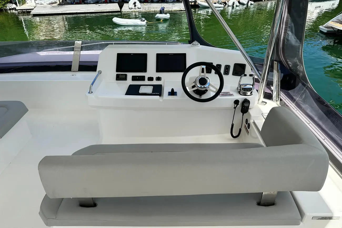 Leopard 53 Powercat usata in vendita