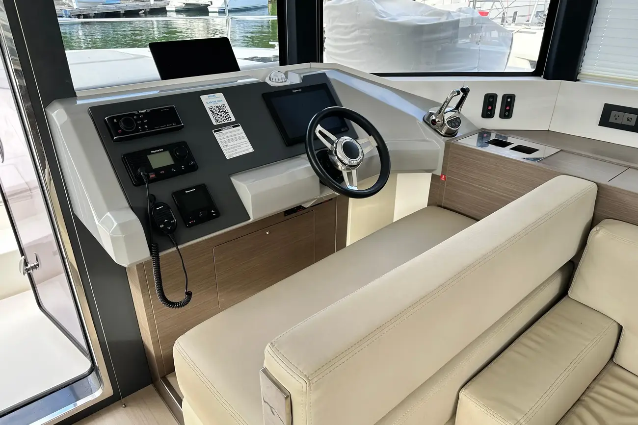 Leopard 53 Powercat usata in vendita