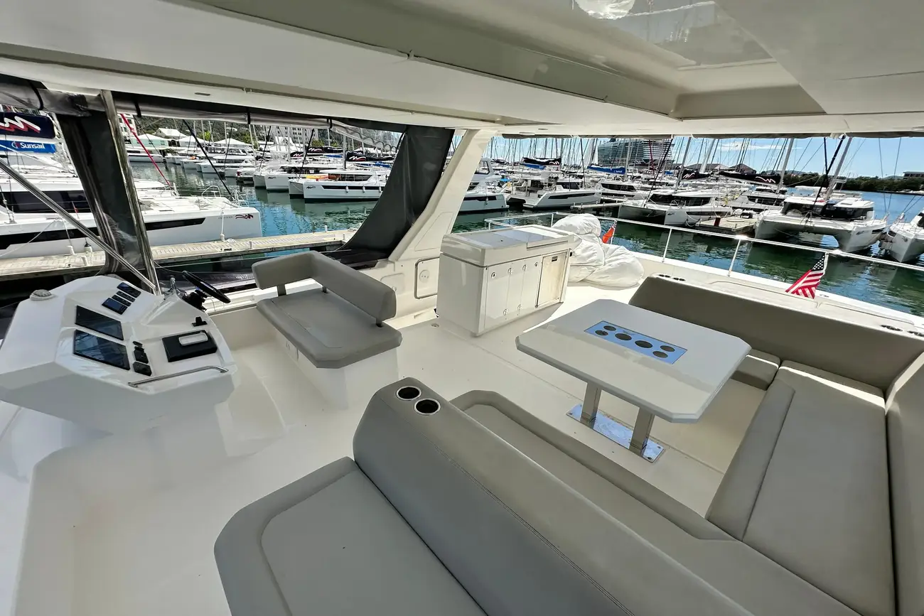 Leopard 53 Powercat usata in vendita