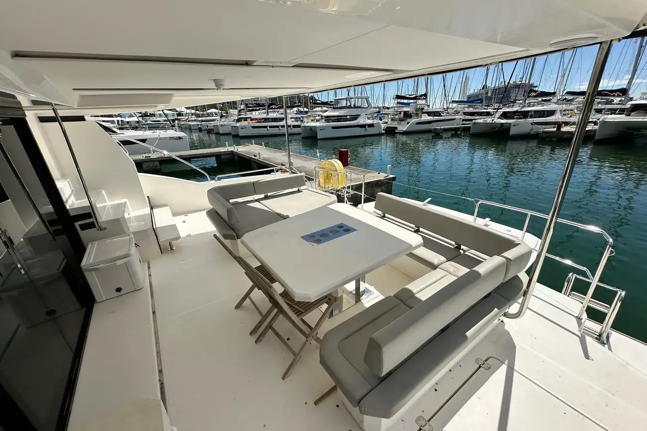 Leopard 53 Powercat usata in vendita