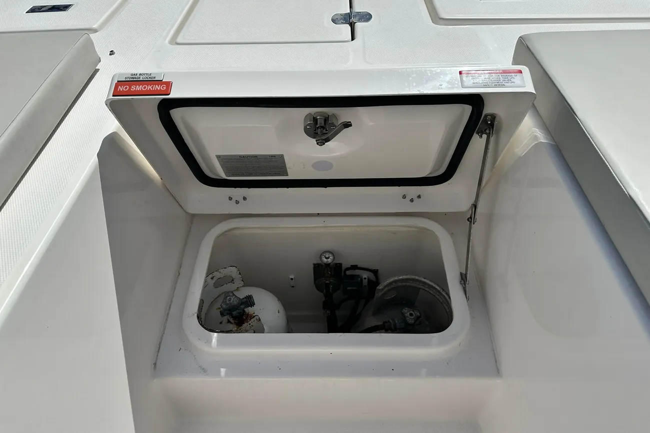 Leopard 46 Powercat usata in vendita