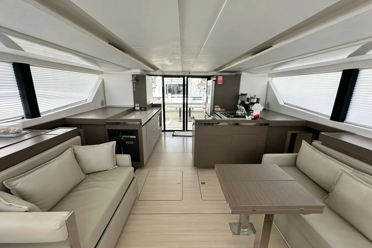 Leopard 46 Powercat usata in vendita