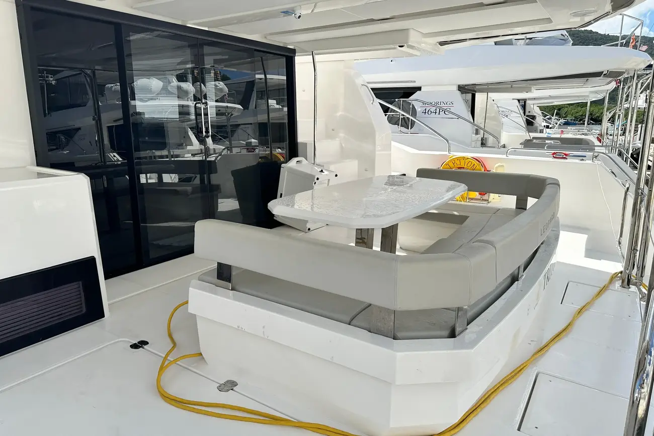 Leopard 46 Powercat usata in vendita