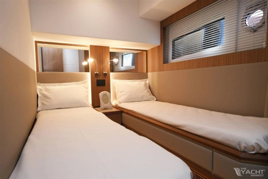 Cayman Yachts F520 de segunda mano en venta
