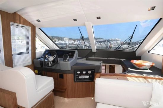 Cayman Yachts F520 de segunda mano en venta