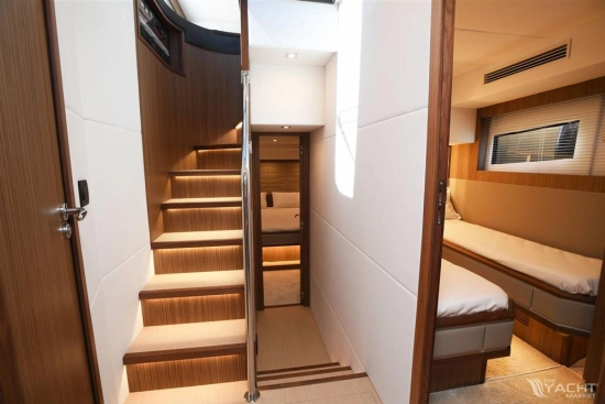 Cayman Yachts F520 de segunda mano en venta