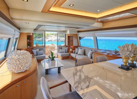 Ferretti 731 usado à venda