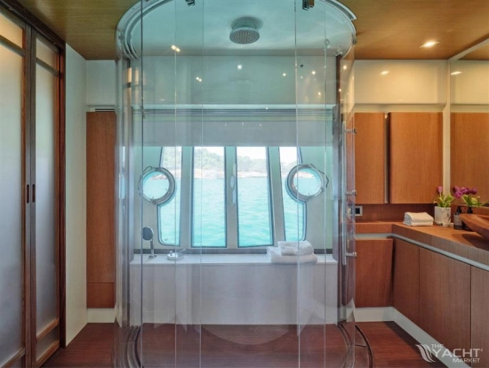 Ferretti 731 usado à venda