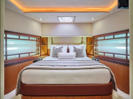 Ferretti 731 usado à venda