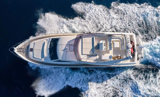 Ferretti 731 usado à venda