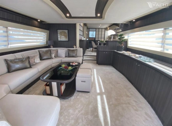 Ferretti 760 usado à venda