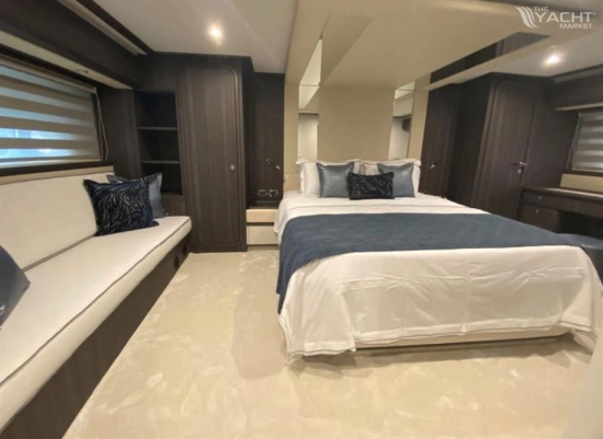 Ferretti 760 usado à venda