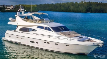 Ferretti 720 usado à venda