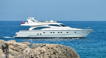 Ferretti 680 usado à venda