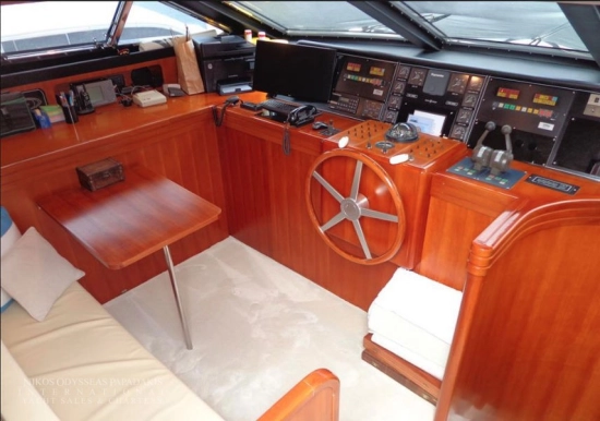 Falcon Yachts 92 usado à venda