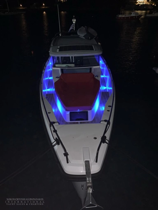 Axopar 37 Cabin usata in vendita