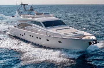 Ferretti 680 usado à venda