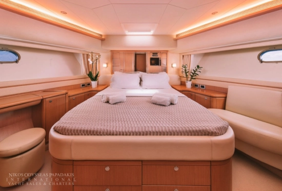 Ferretti 830 de segunda mano en venta