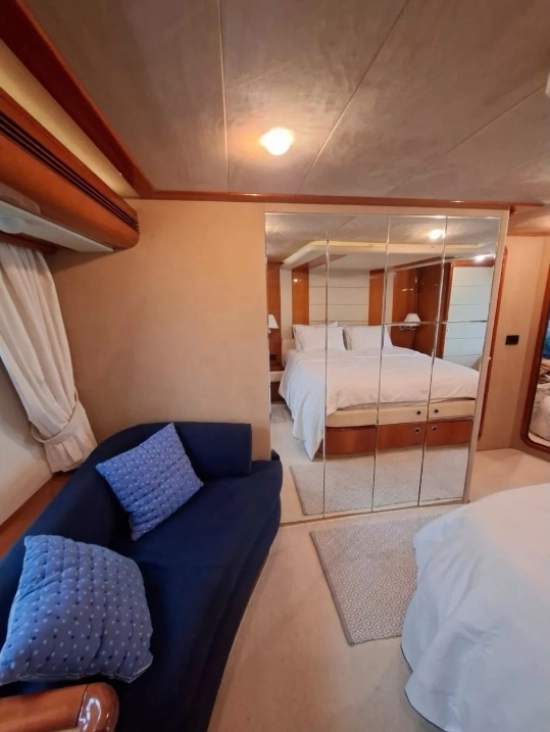 Ferretti 761 de segunda mano en venta