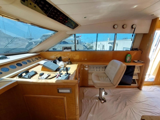 Falcon Yachts 80 usado à venda