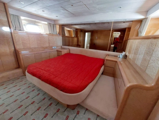 Falcon Yachts 80 usado à venda