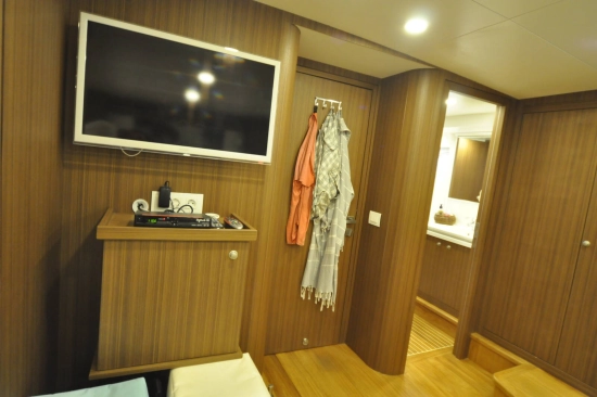 Ketch 24 m. usado à venda