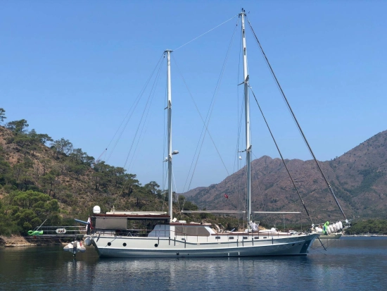 Ketch 24 m. usado à venda